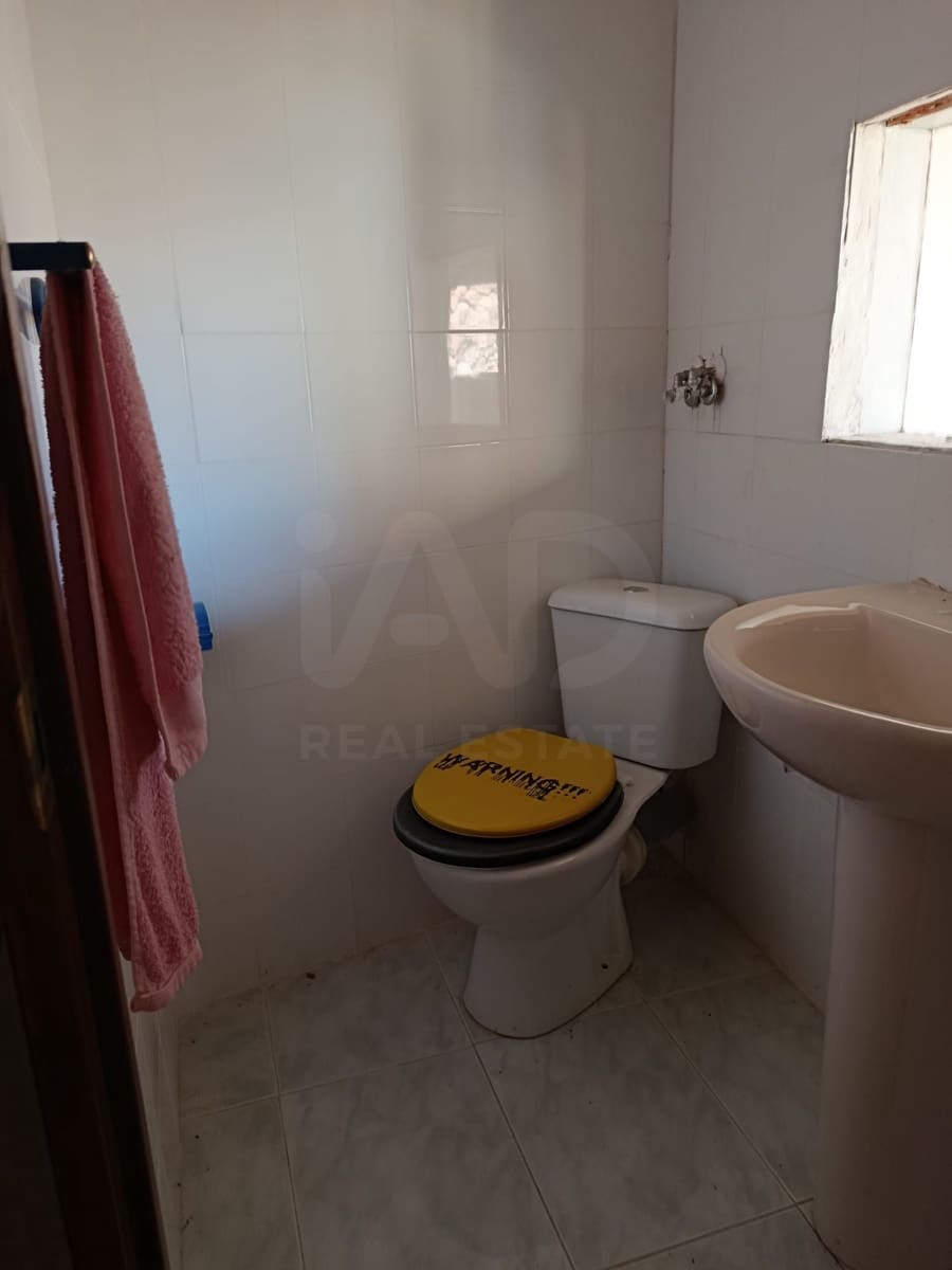 2 slaapkamer Huis te koop in Leon stad - € 35.000 (Ref: 9989190)