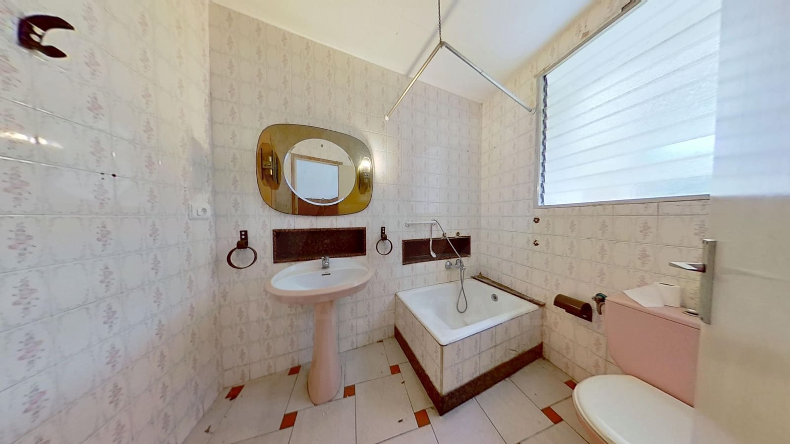 5 slaapkamer Huis te koop in Torreblanca met garage - € 125.000 (Ref: 9989195)