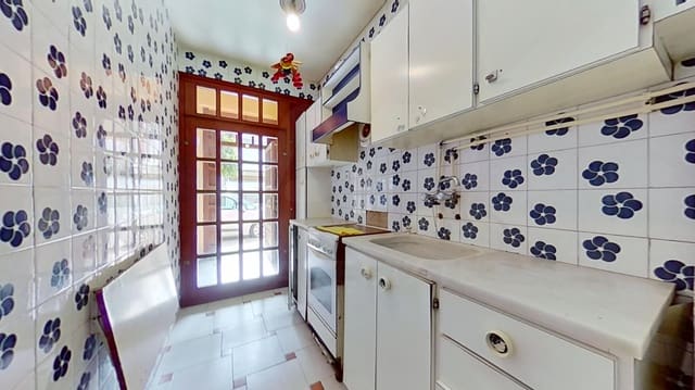 5 slaapkamer Huis te koop in Torreblanca met garage - € 125.000 (Ref: 9989195)
