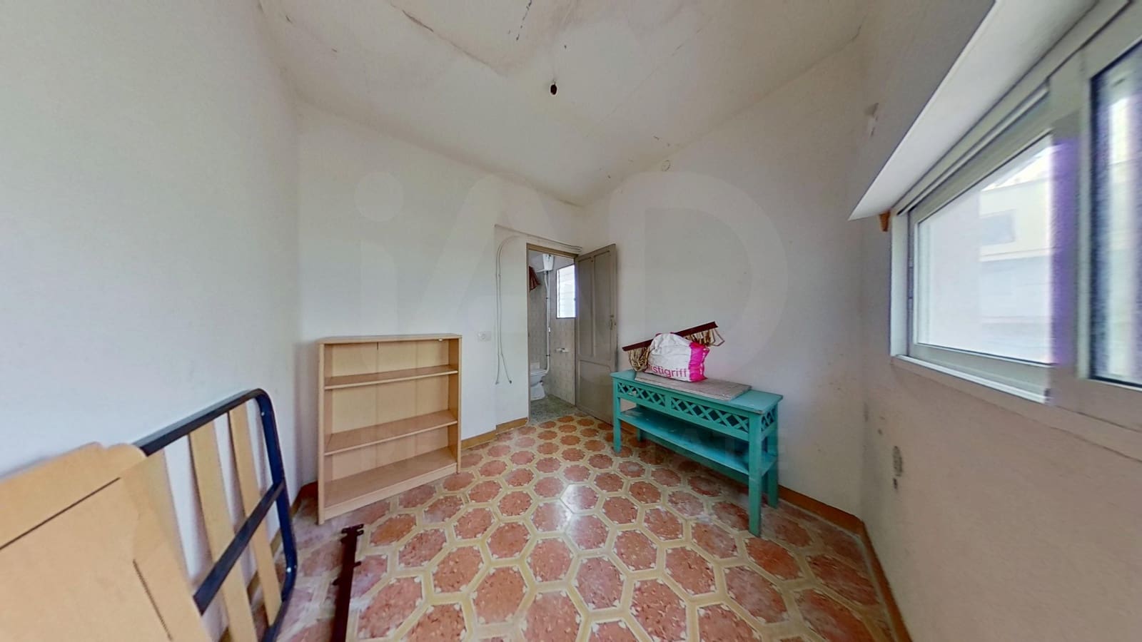 5 slaapkamer Huis te koop in Torreblanca met garage - € 125.000 (Ref: 9989195)