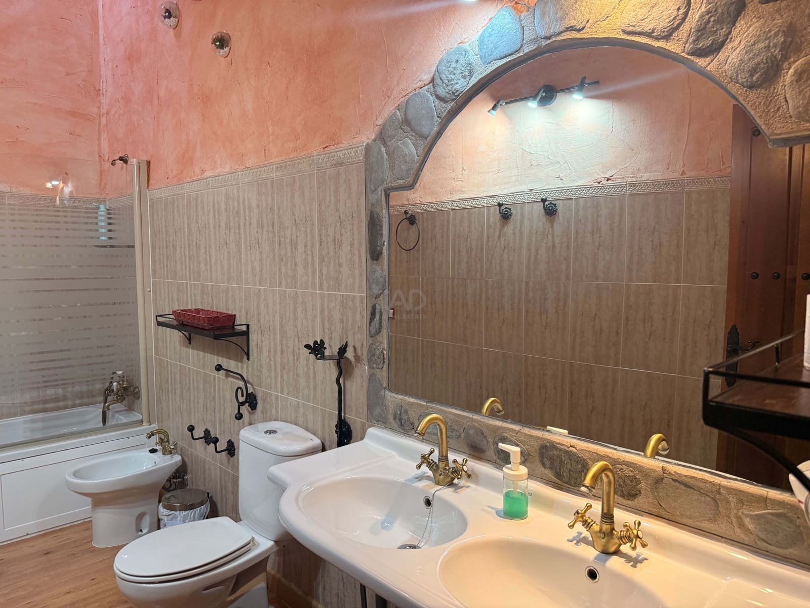 13 slaapkamer Finca/Landhuis te koop in Jaen stad met zwembad - € 640.000 (Ref: 9989198)