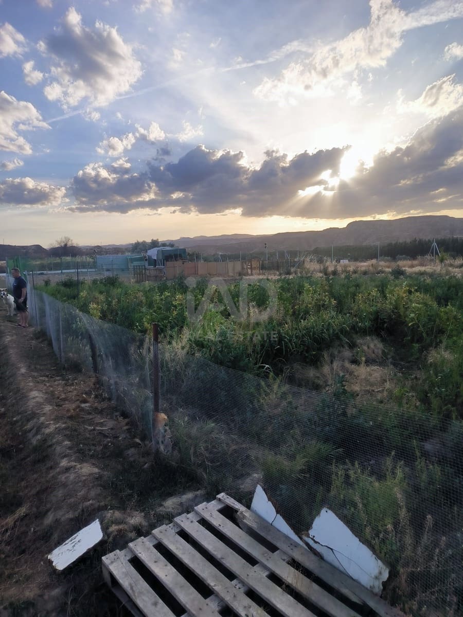 Grunde uden byggetilladelser til salg i Granada by - € 40.000 (Ref: 9989203)