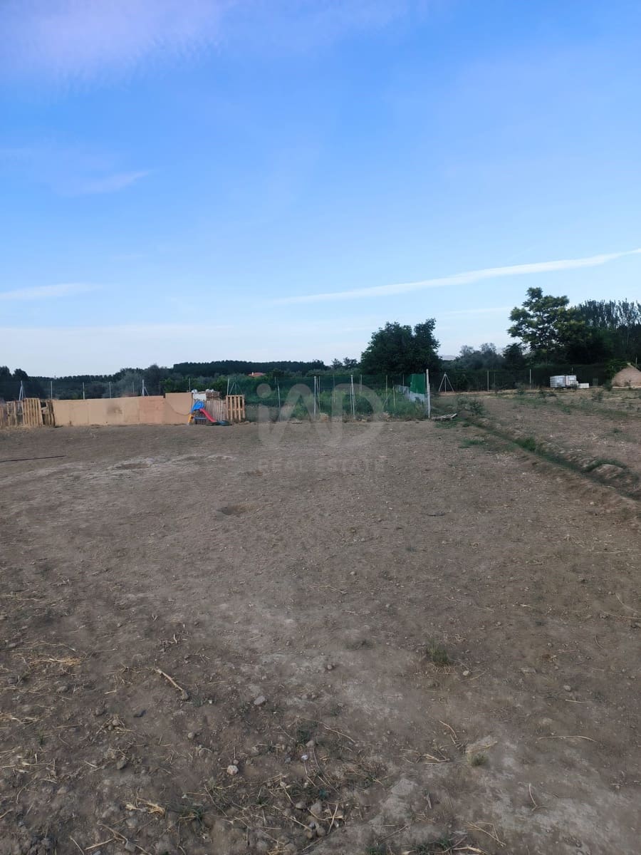 Grunde uden byggetilladelser til salg i Granada by - € 40.000 (Ref: 9989203)