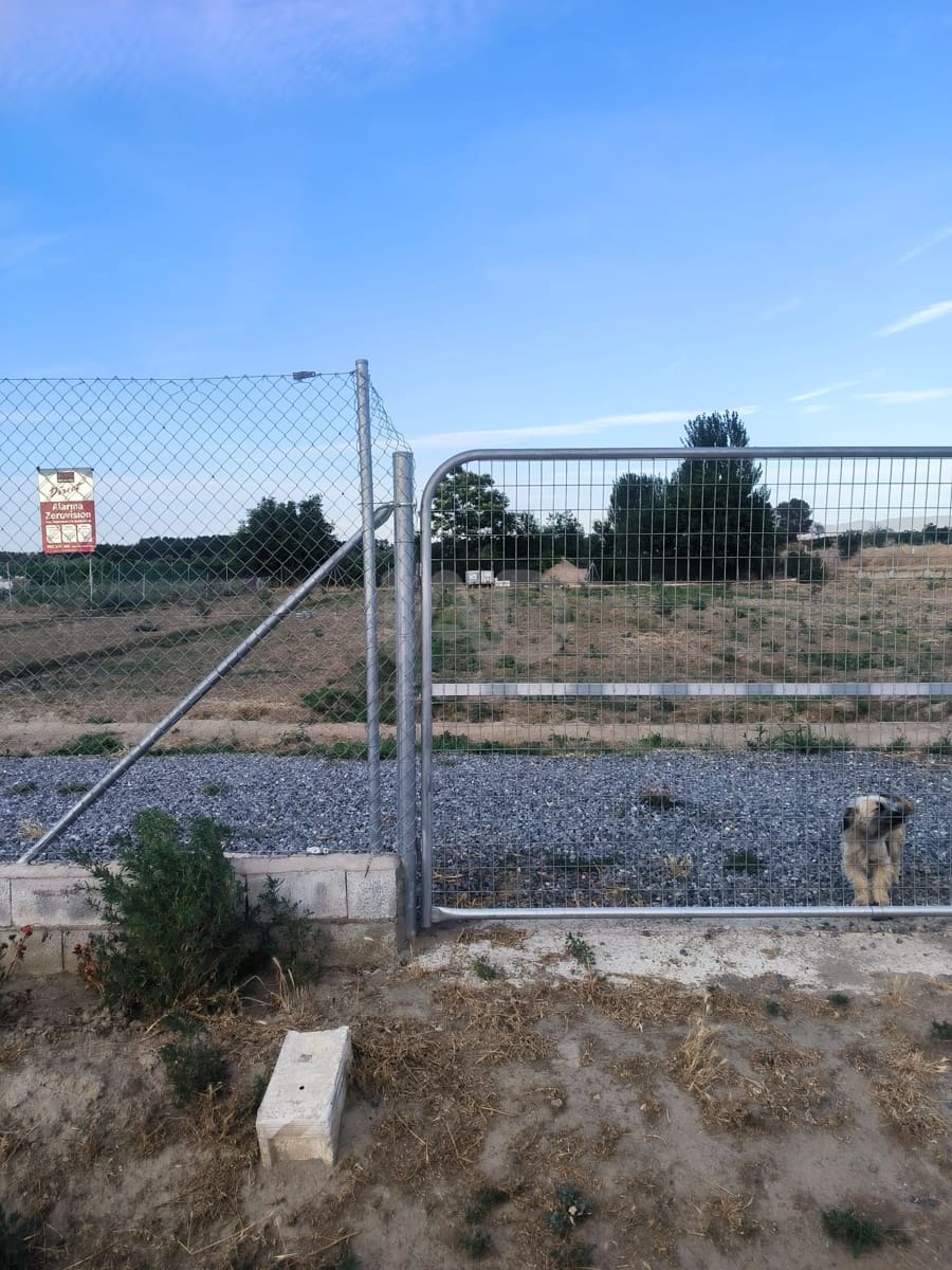 Grunde uden byggetilladelser til salg i Granada by - € 40.000 (Ref: 9989203)