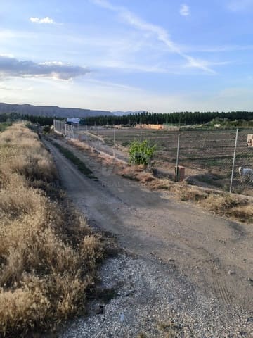 Grunde uden byggetilladelser til salg i Granada by - € 40.000 (Ref: 9989203)