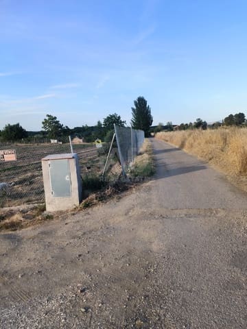 Grunde uden byggetilladelser til salg i Granada by - € 40.000 (Ref: 9989203)