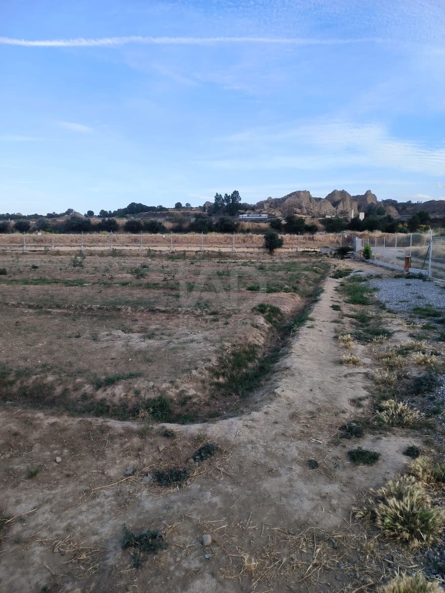 Grunde uden byggetilladelser til salg i Granada by - € 40.000 (Ref: 9989203)