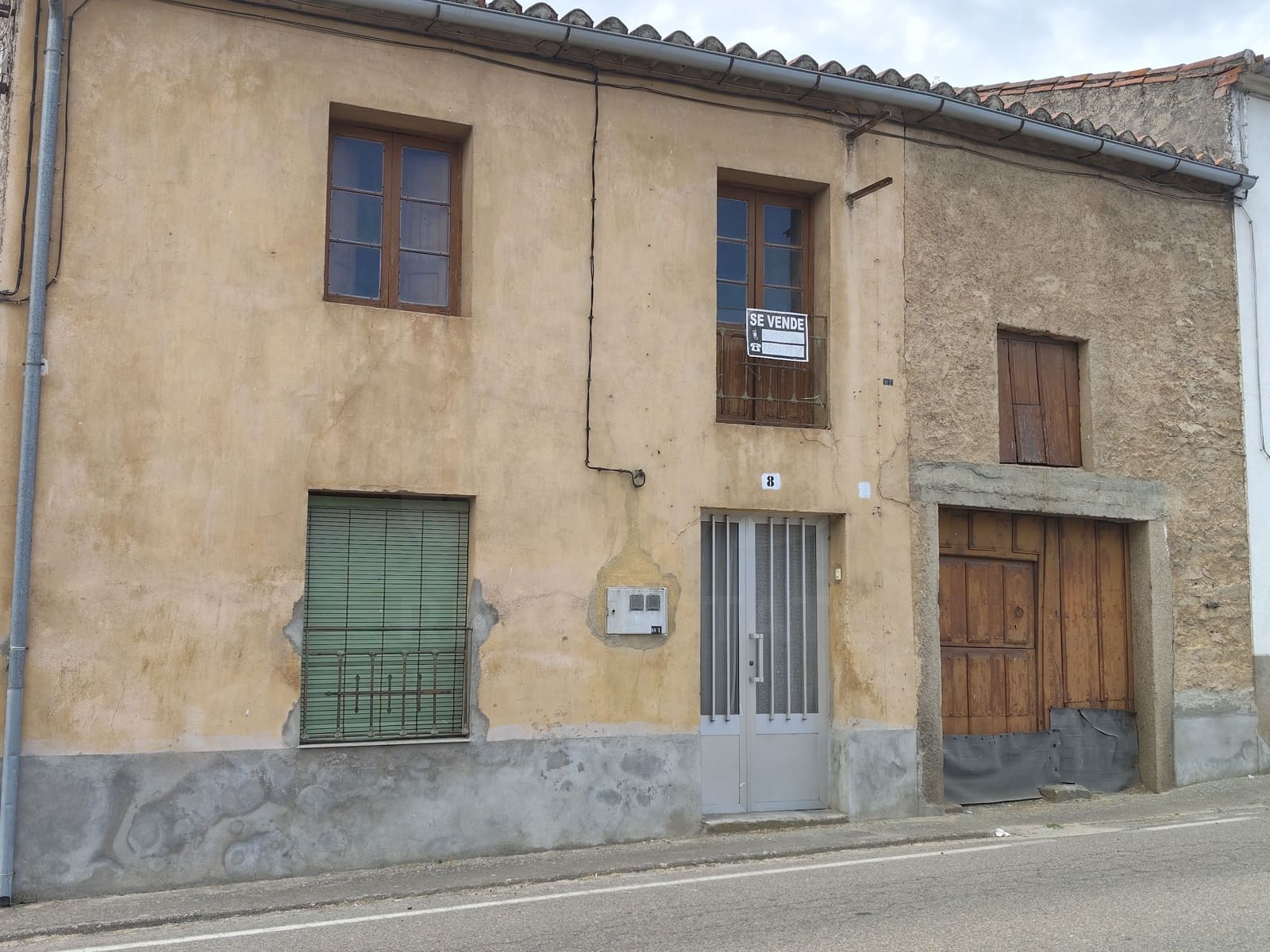 Hus till salu i Salamanca stad med garage - 19 000 € (Ref: 9989207)