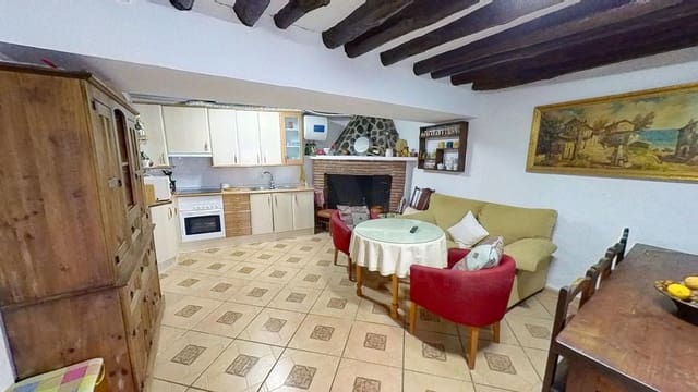 5 soveværelse Byhus til salg i Almería by - € 80.000 (Ref: 9989208)