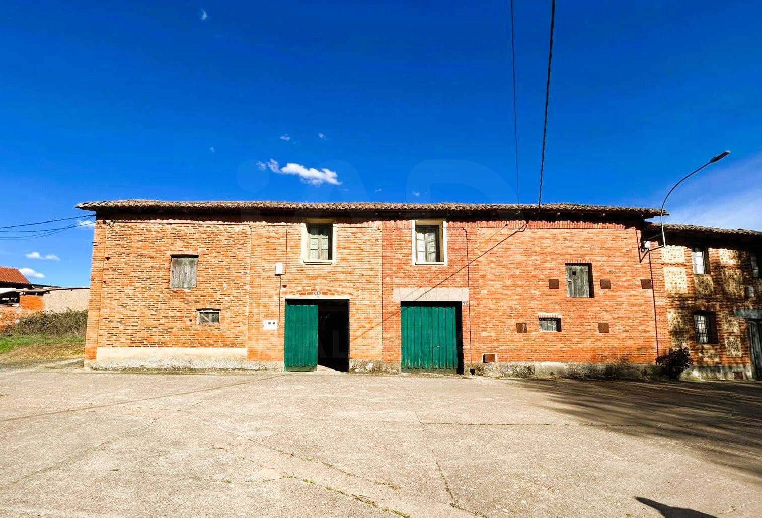 Finka/Dom wiejski na sprzedaż w Miasto Leon - 40 000 € (Ref: 9989210)