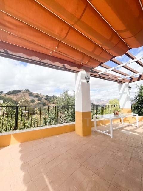 8 bedroom Finca/Country House for sale in Casabermeja with pool garage - € 542,000 (Ref: 9989212)