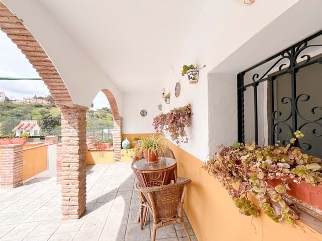 8 soverom Finca/Herregård til salgs i Casabermeja med svømmebasseng garasje - € 542 000 (Ref: 9989212)