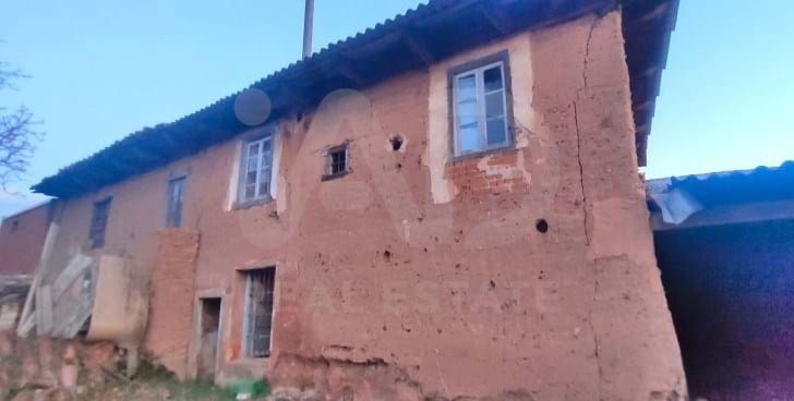 Huis te koop in Leon stad - € 25.000 (Ref: 9989218)