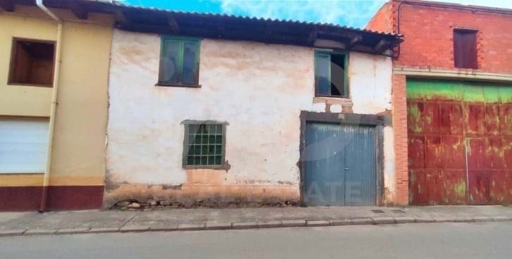 Huis te koop in Leon stad - € 25.000 (Ref: 9989218)