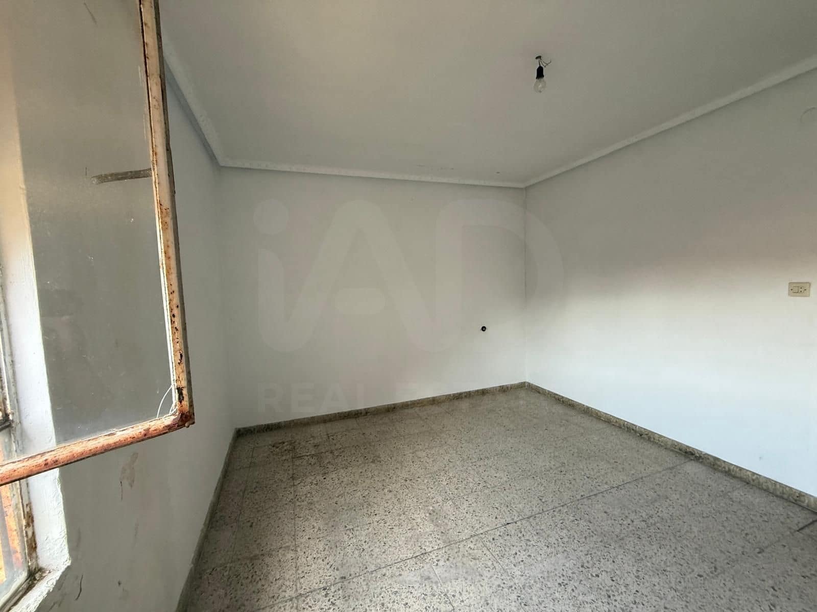 3 Zimmer Haus zu verkaufen in Leon Stadt - 59.000 € (Ref: 9989219)