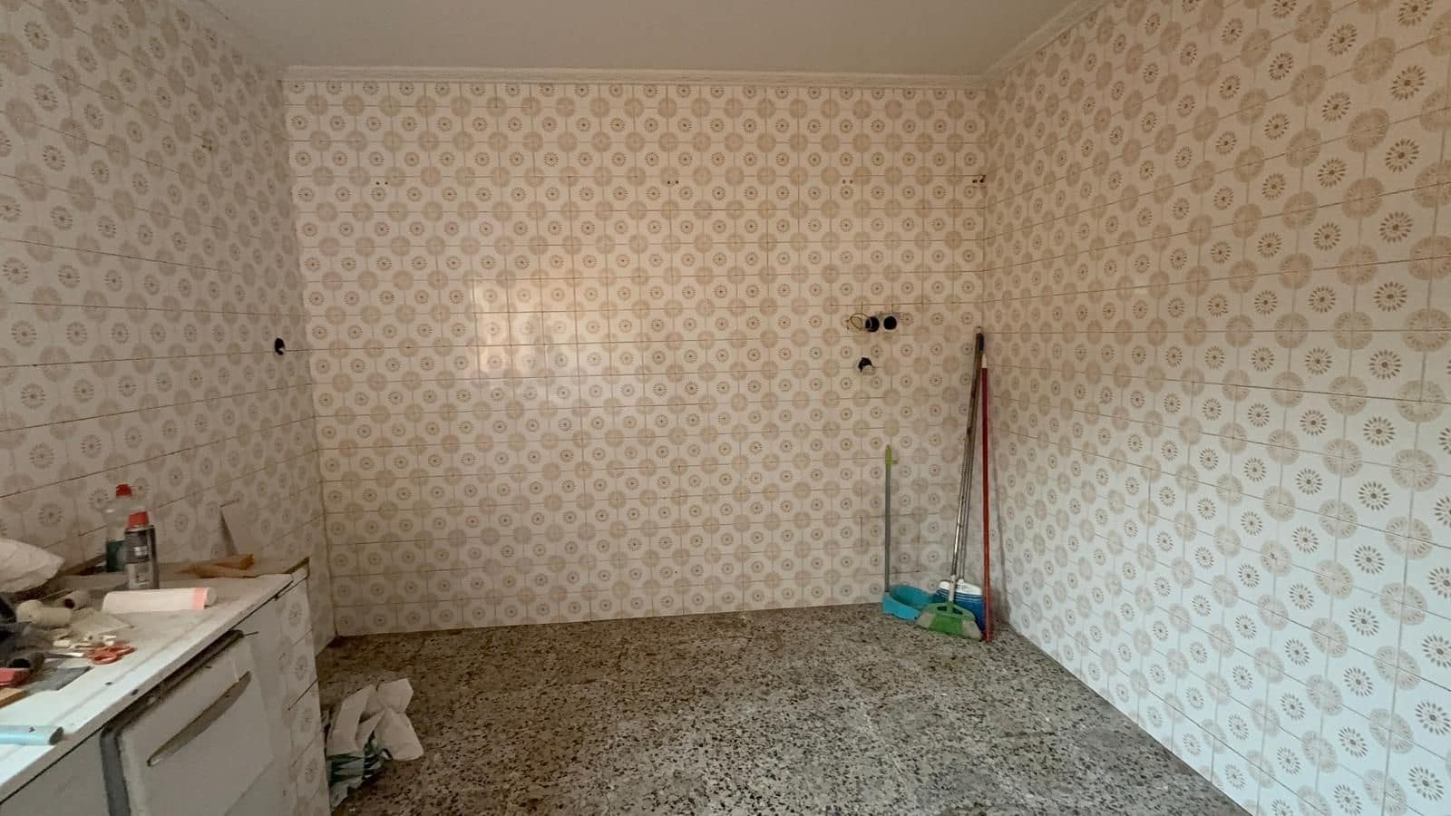 3 Zimmer Haus zu verkaufen in Leon Stadt - 59.000 € (Ref: 9989219)