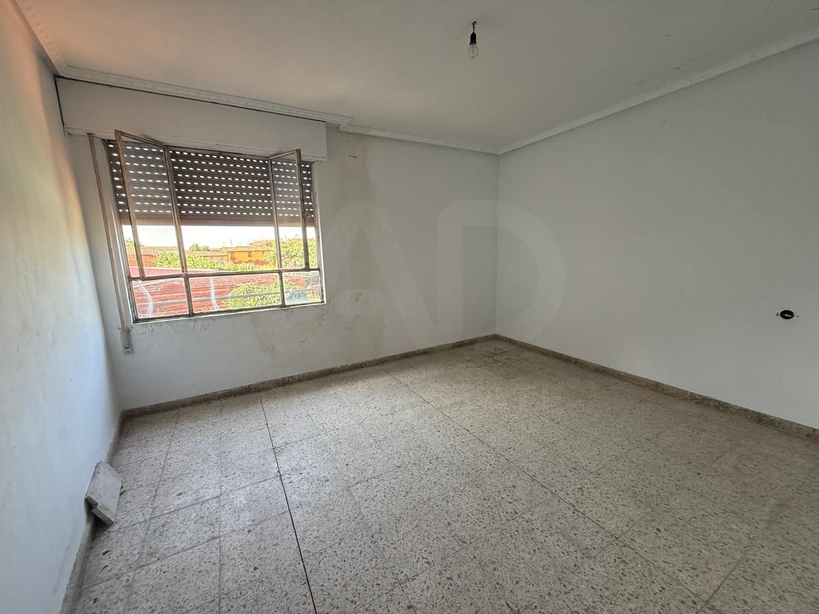 3 Zimmer Haus zu verkaufen in Leon Stadt - 59.000 € (Ref: 9989219)