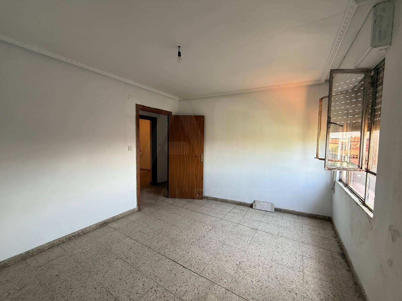 3 Zimmer Haus zu verkaufen in Leon Stadt - 59.000 € (Ref: 9989219)