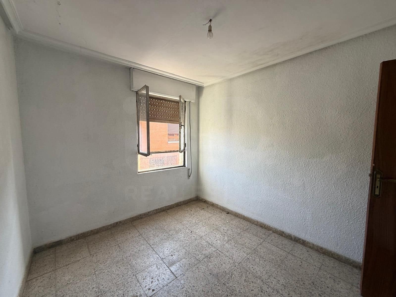 3 Zimmer Haus zu verkaufen in Leon Stadt - 59.000 € (Ref: 9989219)