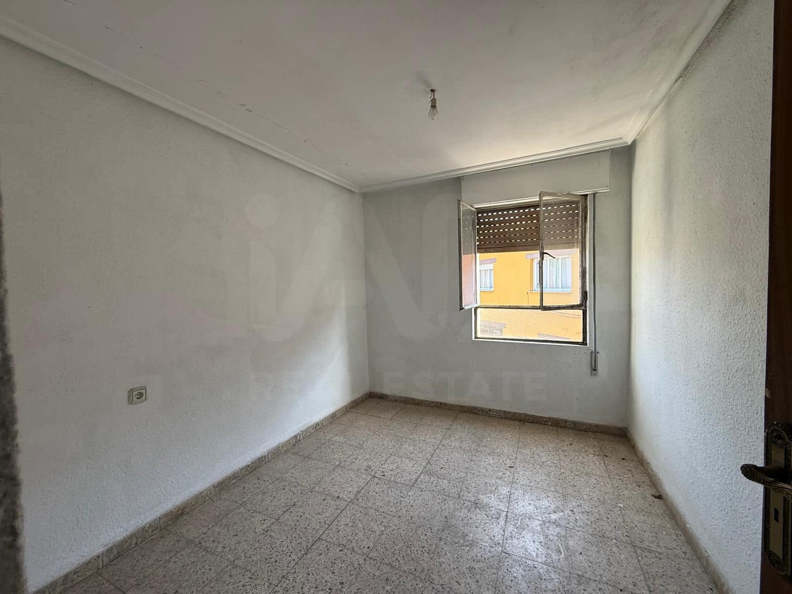 3 Zimmer Haus zu verkaufen in Leon Stadt - 59.000 € (Ref: 9989219)