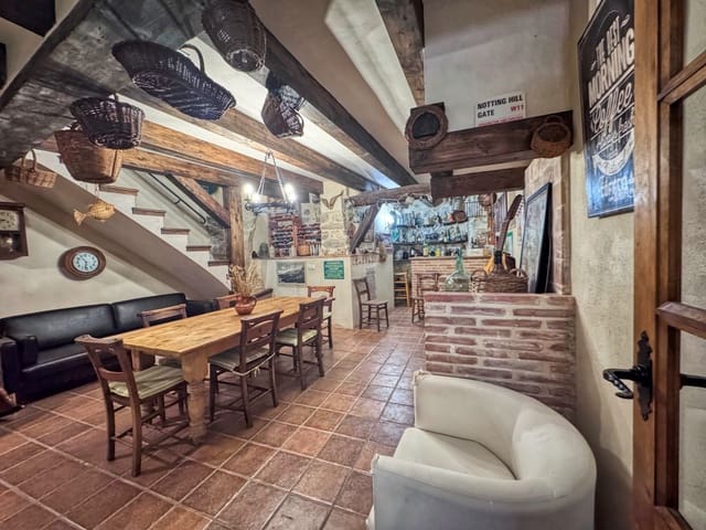 9 quarto Quinta/Casa Rural para venda em Teruel cidade - 450 000 € (Ref: 9989220)