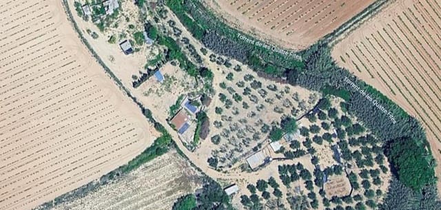 Ubebygd land til salgs i Tarragona by - € 105 000 (Ref: 9989221)