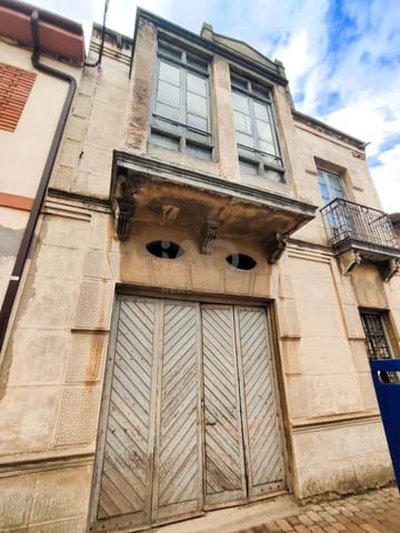 Hus til salgs i Leon by med garasje - € 39 900 (Ref: 9989224)