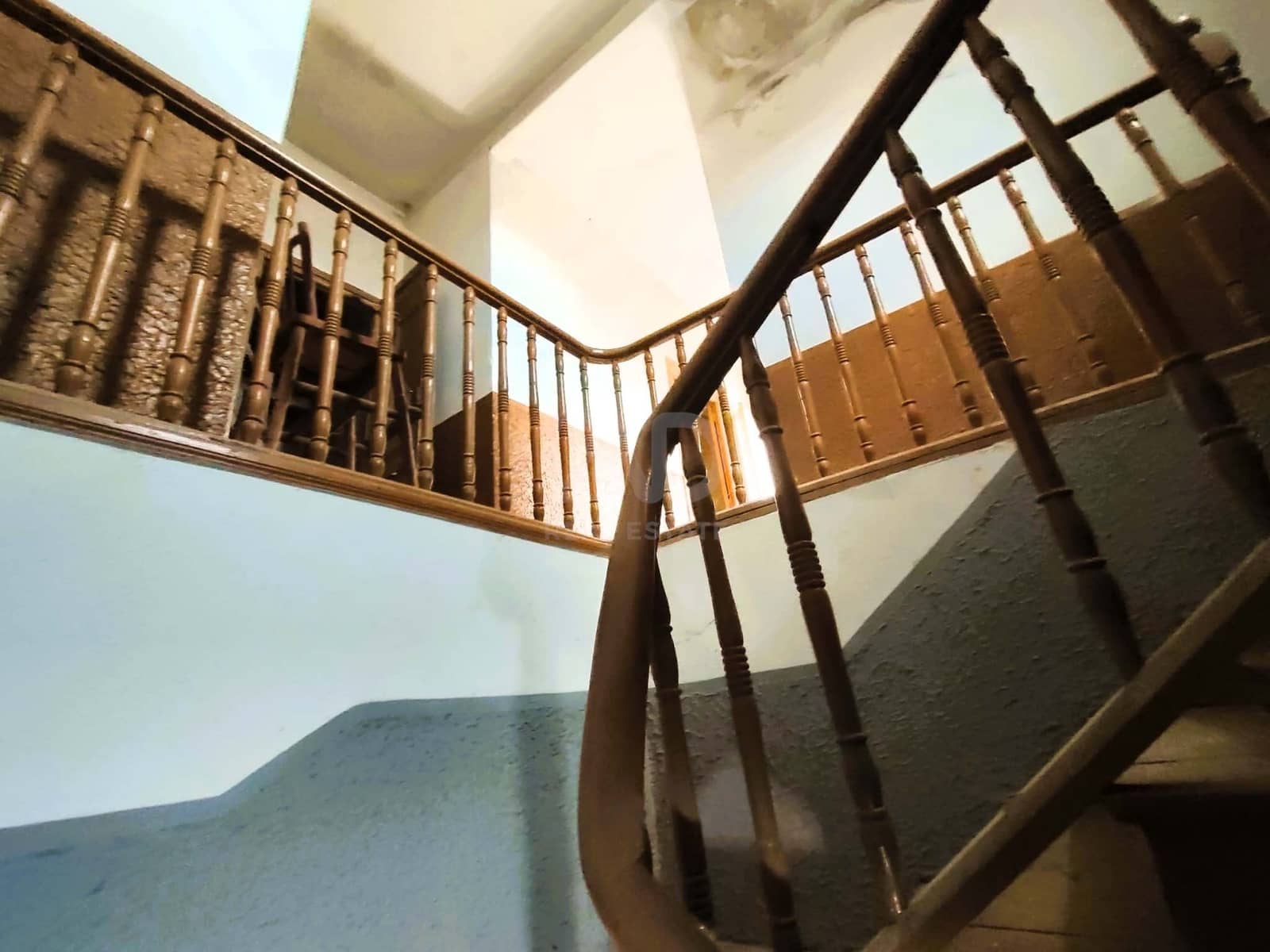Huis te koop in Leon stad met garage - € 39.900 (Ref: 9989224)