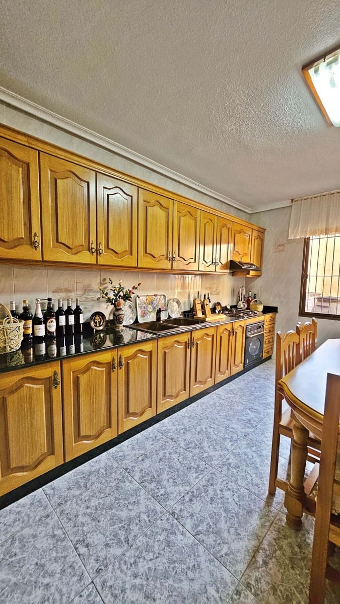 5 slaapkamer Villa te koop in Dona Ines - € 159.000 (Ref: 9989225)