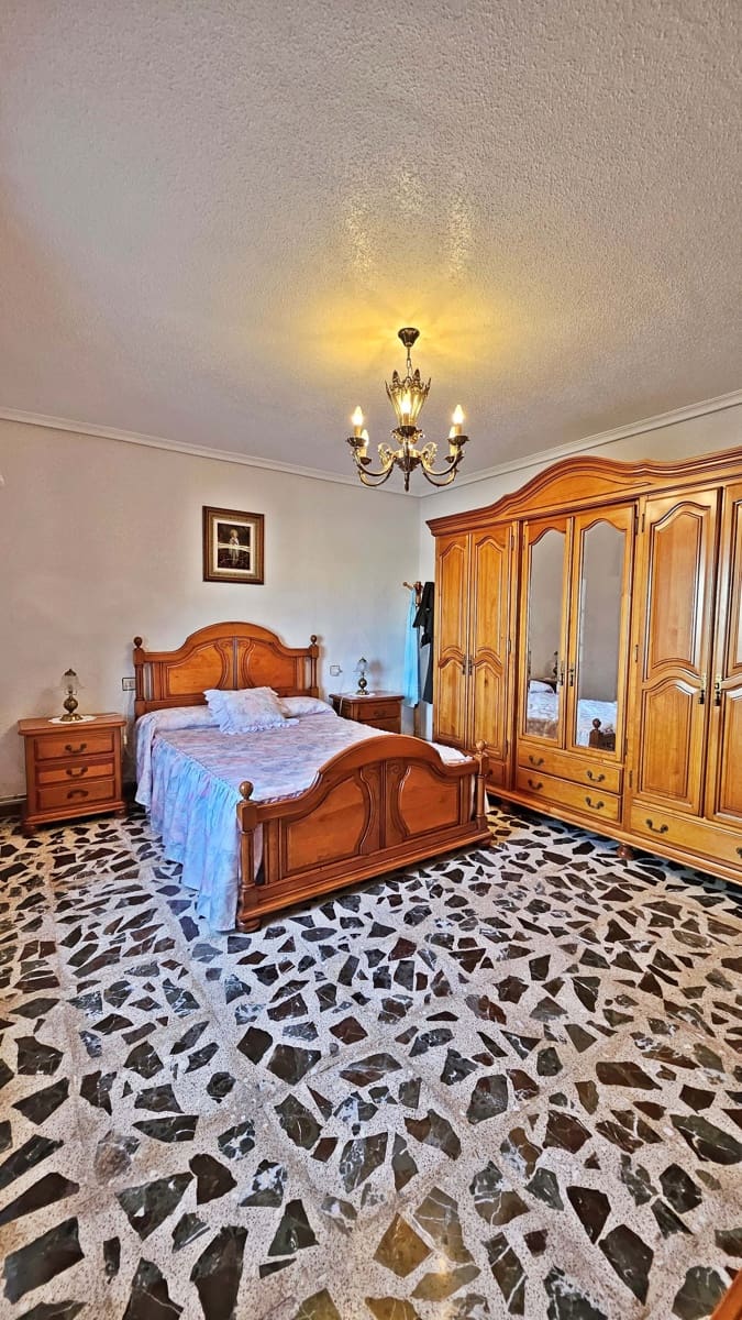 5 slaapkamer Villa te koop in Dona Ines - € 159.000 (Ref: 9989225)