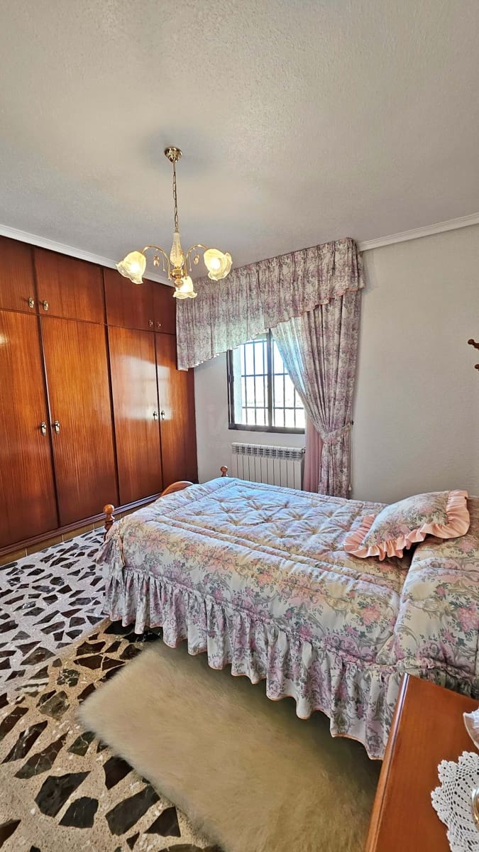5 slaapkamer Villa te koop in Dona Ines - € 159.000 (Ref: 9989225)