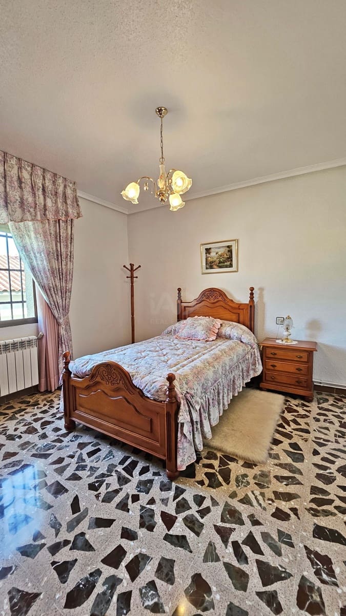 5 slaapkamer Villa te koop in Dona Ines - € 159.000 (Ref: 9989225)