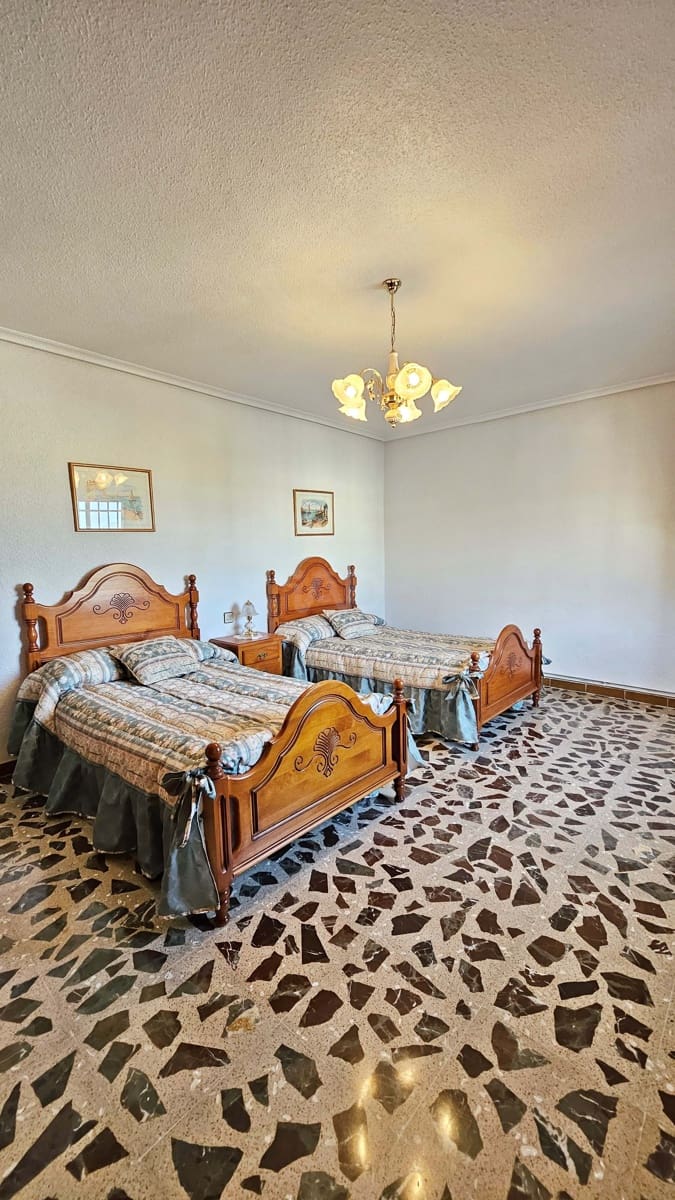 5 slaapkamer Villa te koop in Dona Ines - € 159.000 (Ref: 9989225)