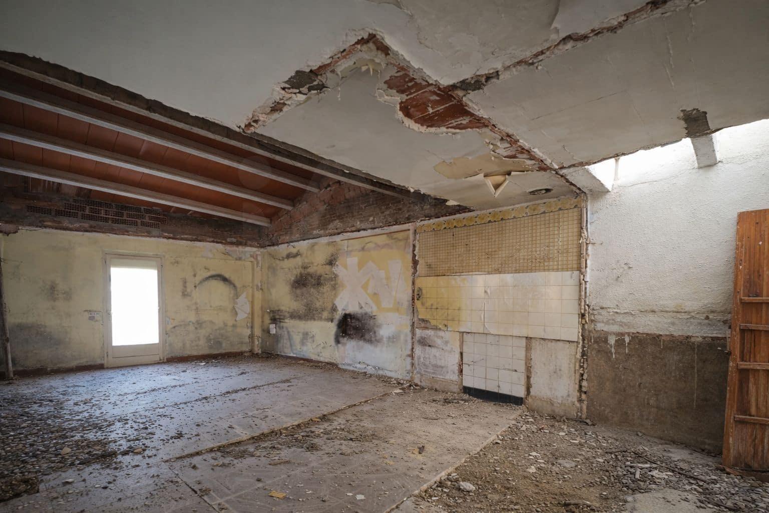 Hus till salu i L'Espluga de Francoli - 250 000 € (Ref: 9989230)