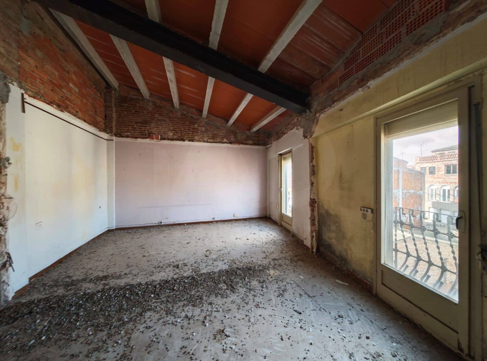 Hus till salu i L'Espluga de Francoli - 250 000 € (Ref: 9989230)