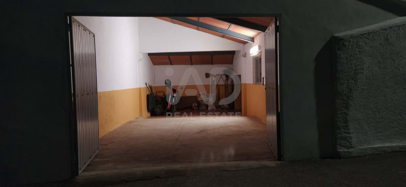 3 bedroom Townhouse for sale in Salamanca city with garage - € 125,000 (Ref: 9989231)