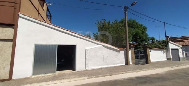 3 bedroom Townhouse for sale in Salamanca city with garage - € 125,000 (Ref: 9989231)