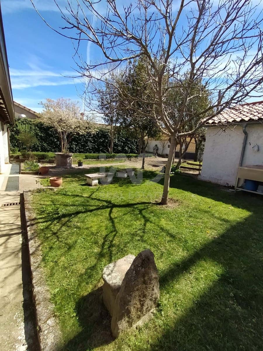 3 bedroom Townhouse for sale in Salamanca city with garage - € 125,000 (Ref: 9989231)
