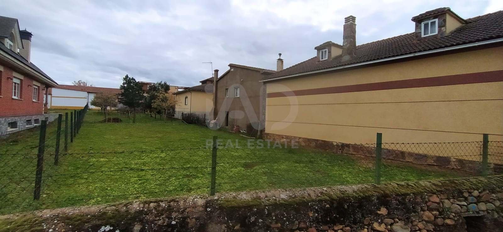 3 bedroom Townhouse for sale in Salamanca city with garage - € 125,000 (Ref: 9989231)