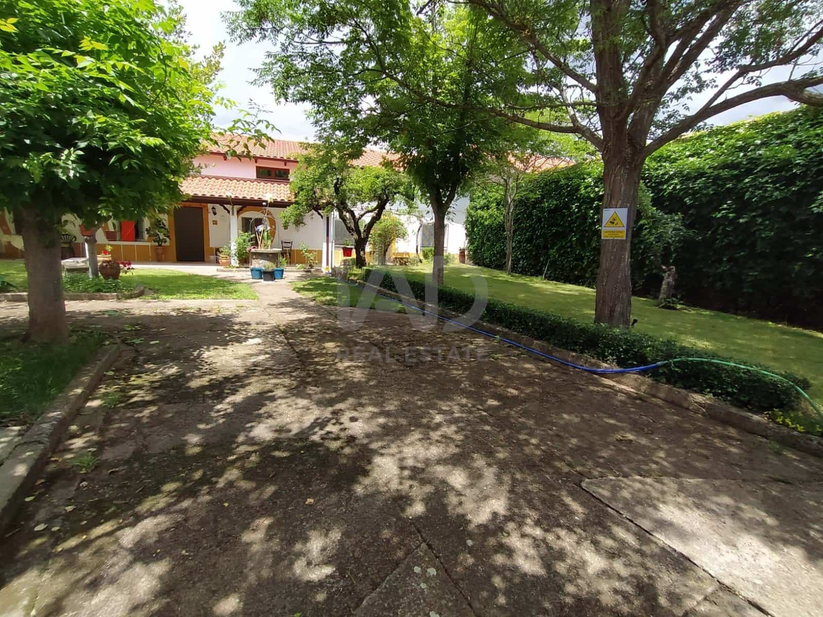 3 bedroom Townhouse for sale in Salamanca city with garage - € 125,000 (Ref: 9989231)