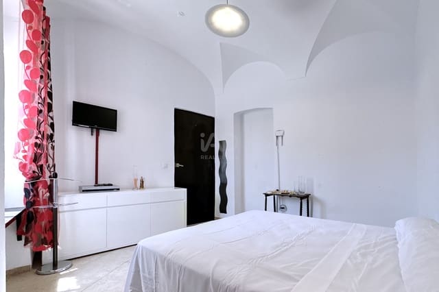 3 Zimmer Haus zu verkaufen in Badajoz Stadt mit Pool Garage - 180.500 € (Ref: 9989236)