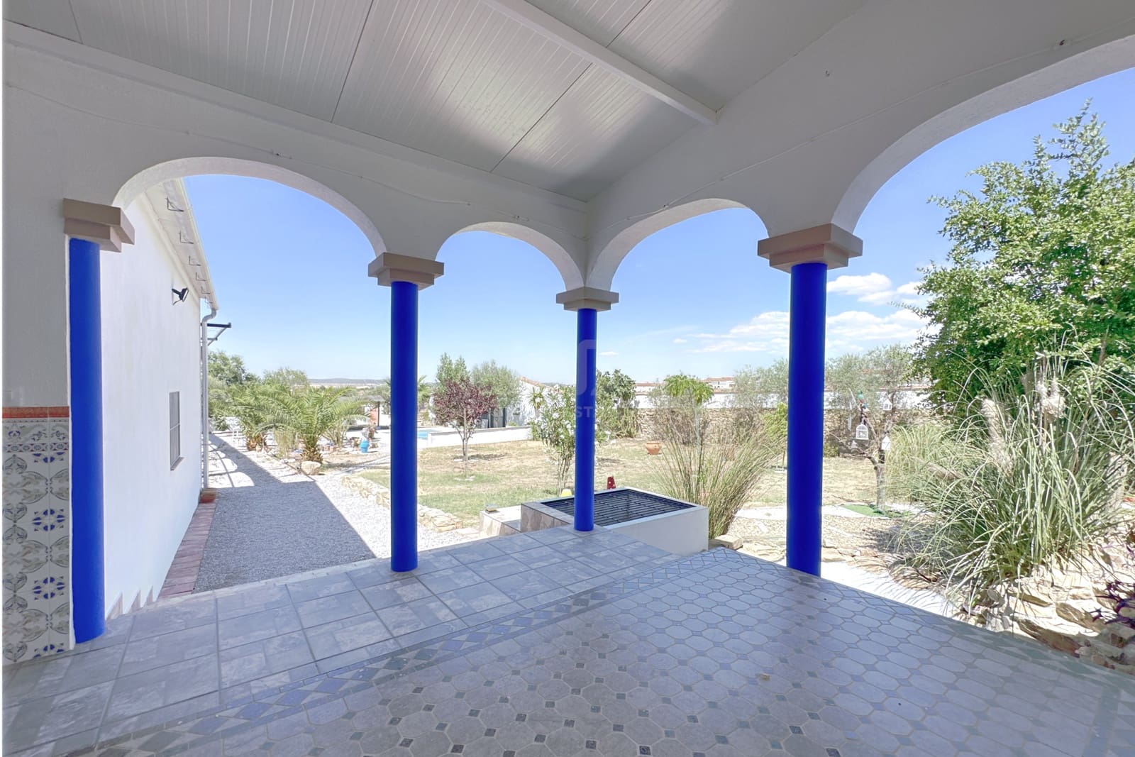 3 Zimmer Haus zu verkaufen in Badajoz Stadt mit Pool Garage - 180.500 € (Ref: 9989236)