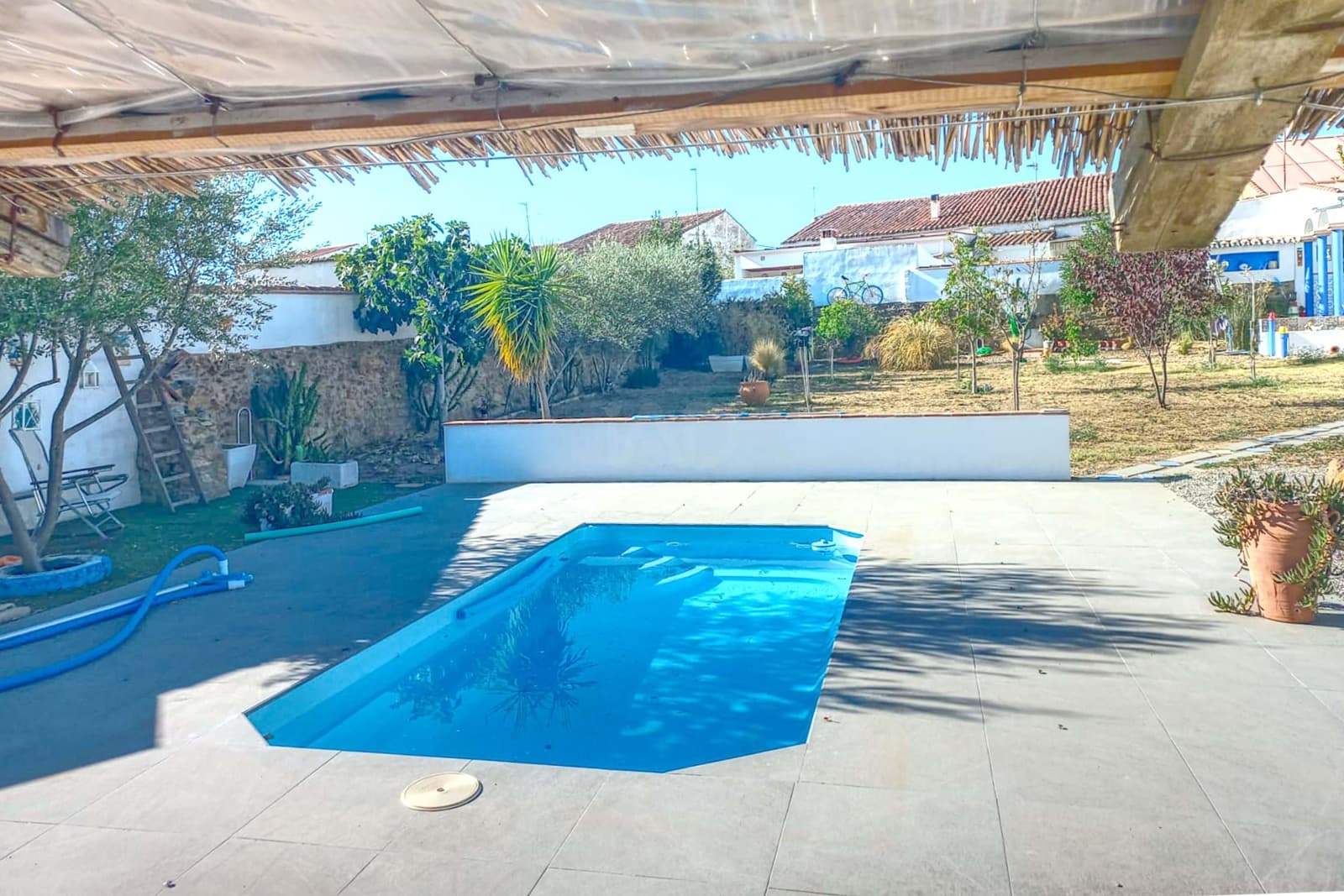 3 Zimmer Haus zu verkaufen in Badajoz Stadt mit Pool Garage - 180.500 € (Ref: 9989236)