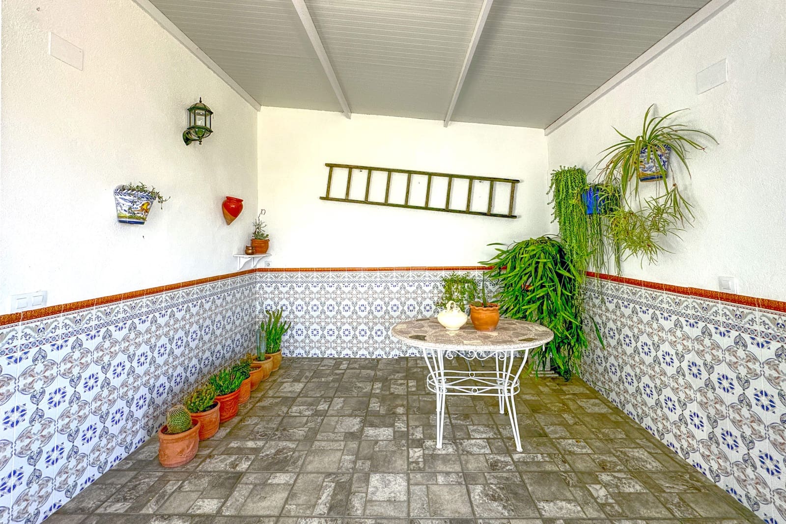 3 Zimmer Haus zu verkaufen in Badajoz Stadt mit Pool Garage - 180.500 € (Ref: 9989236)