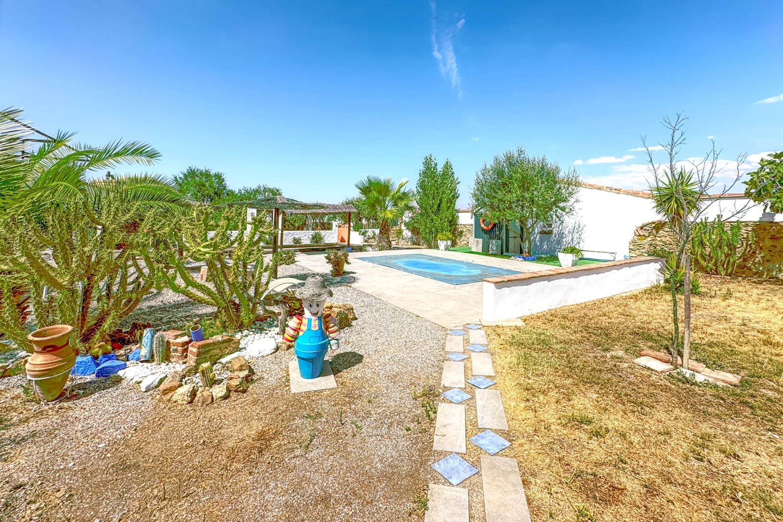 3 Zimmer Haus zu verkaufen in Badajoz Stadt mit Pool Garage - 180.500 € (Ref: 9989236)