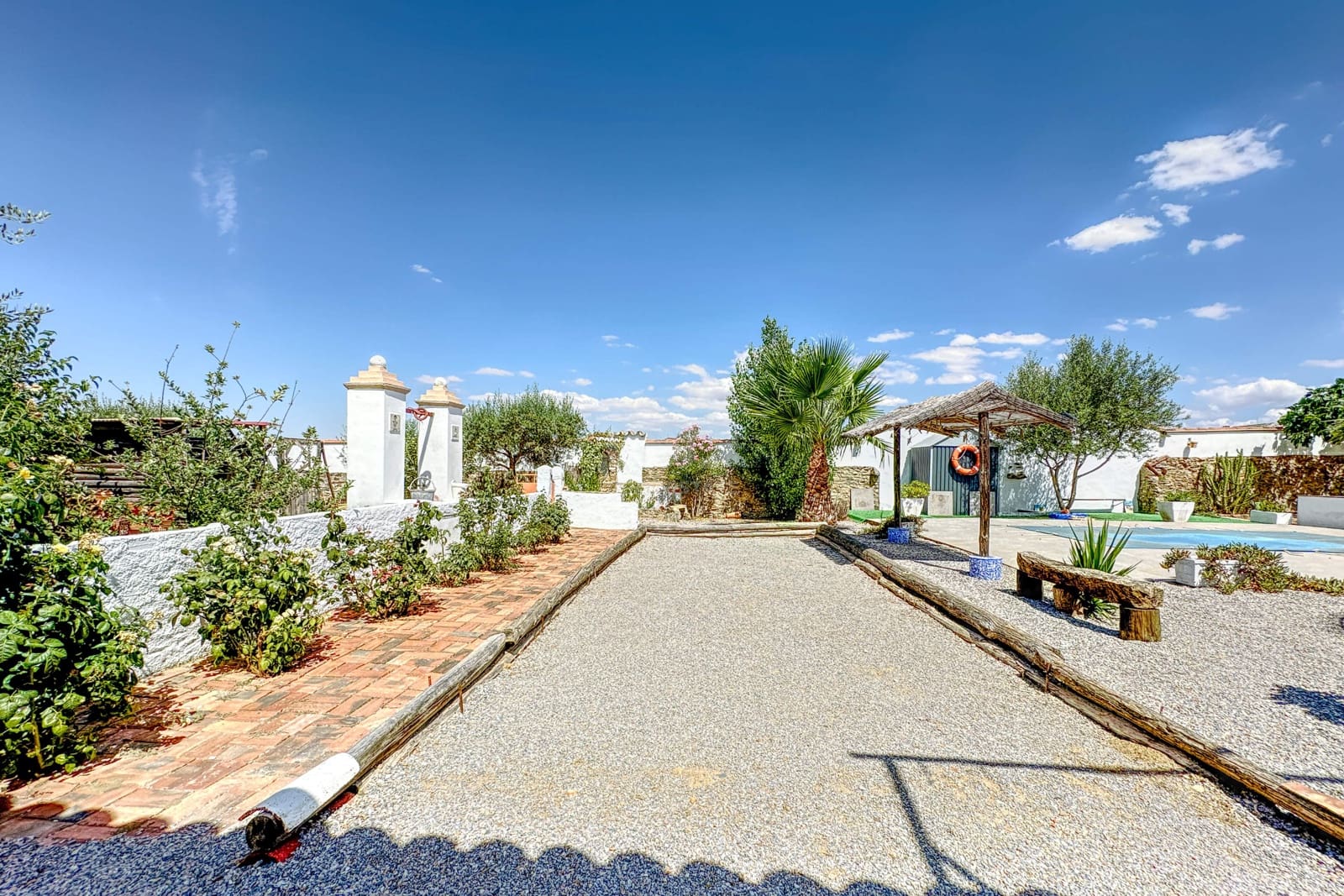 3 Zimmer Haus zu verkaufen in Badajoz Stadt mit Pool Garage - 180.500 € (Ref: 9989236)