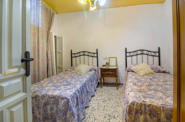 4 soverom Hus til salgs i Huelva by - € 180 000 (Ref: 9989240)