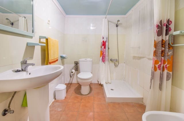 4 soverom Hus til salgs i Huelva by - € 180 000 (Ref: 9989240)