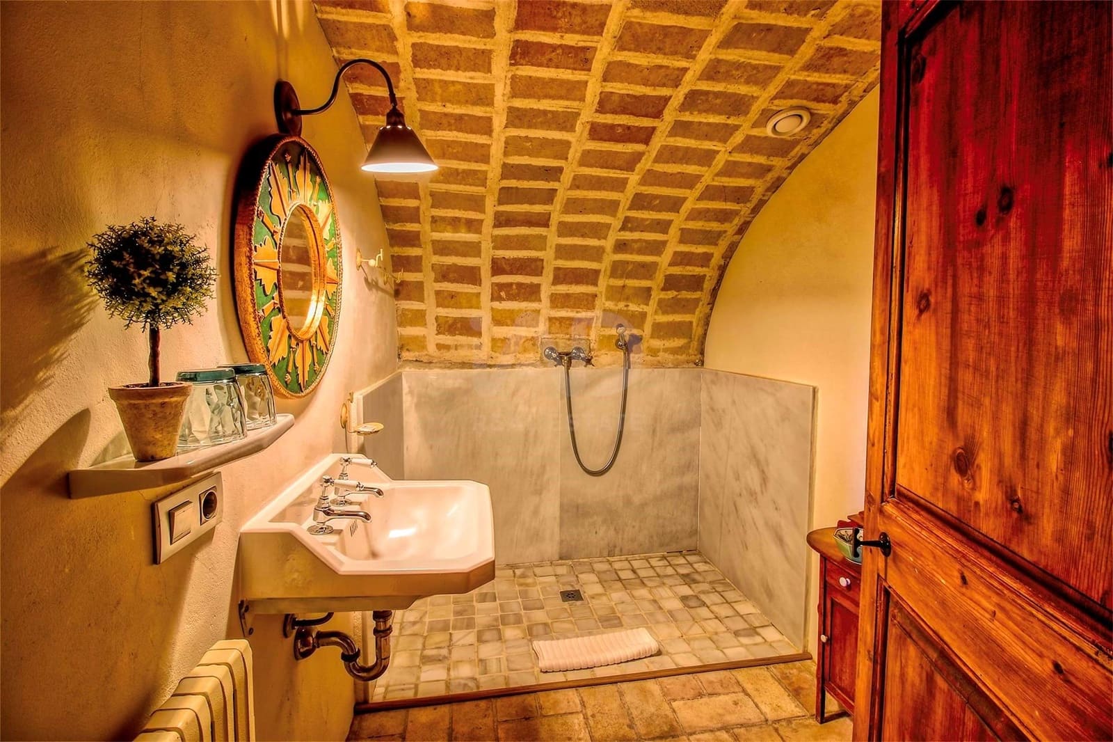 9 soveværelse Finca/Landehus til salg i Girona by med swimmingpool garage - € 1.900.000 (Ref: 9989242)