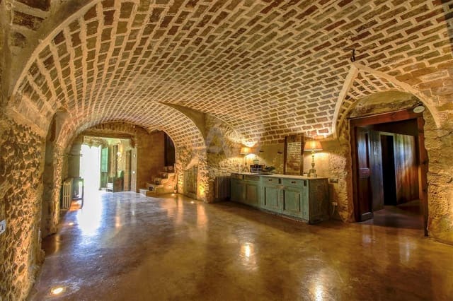 9 Zimmer Finca/Landgut zu verkaufen in Girona Stadt mit Pool Garage - 1.900.000 € (Ref: 9989242)